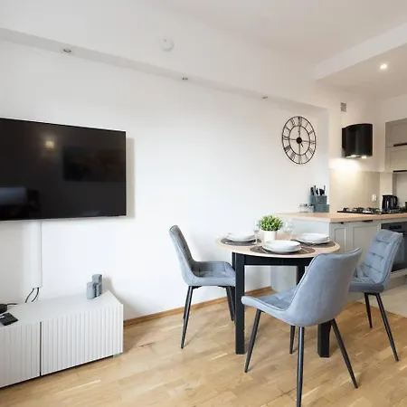 Comfort & Aleja Solidarnosci Apartment *