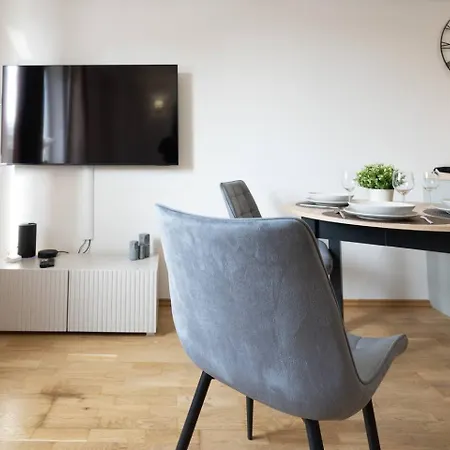 Comfort & Aleja Solidarnosci Apartment Warsaw