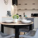 Appartement Comfort & Aleja Solidarnosci Warschau