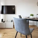 Comfort & Aleja Solidarnosci Appartement Warschau